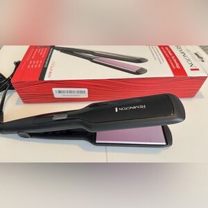 Remington Black Hair Straightener with Lilac Accent Plates